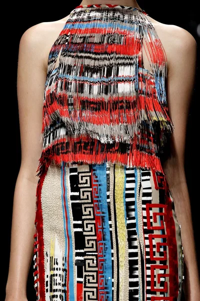 Look 99